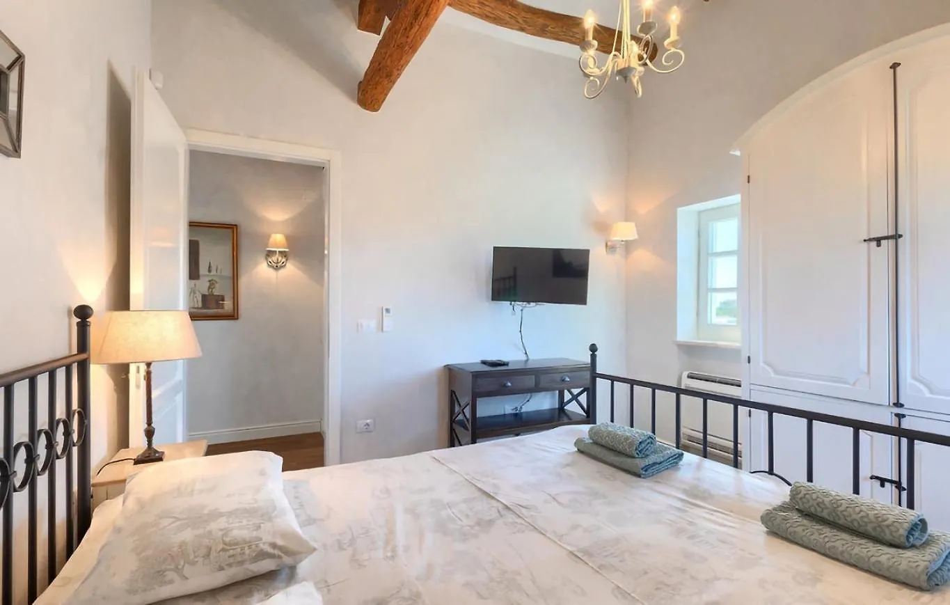 Rustic Villa Peran With Outdoor Pool In Tinjan Radetici Croatia