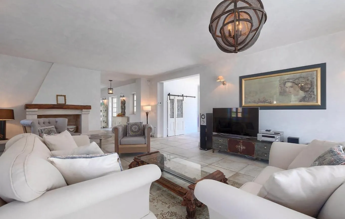 Rustic Villa Peran With Outdoor Pool In Tinjan Radetici
