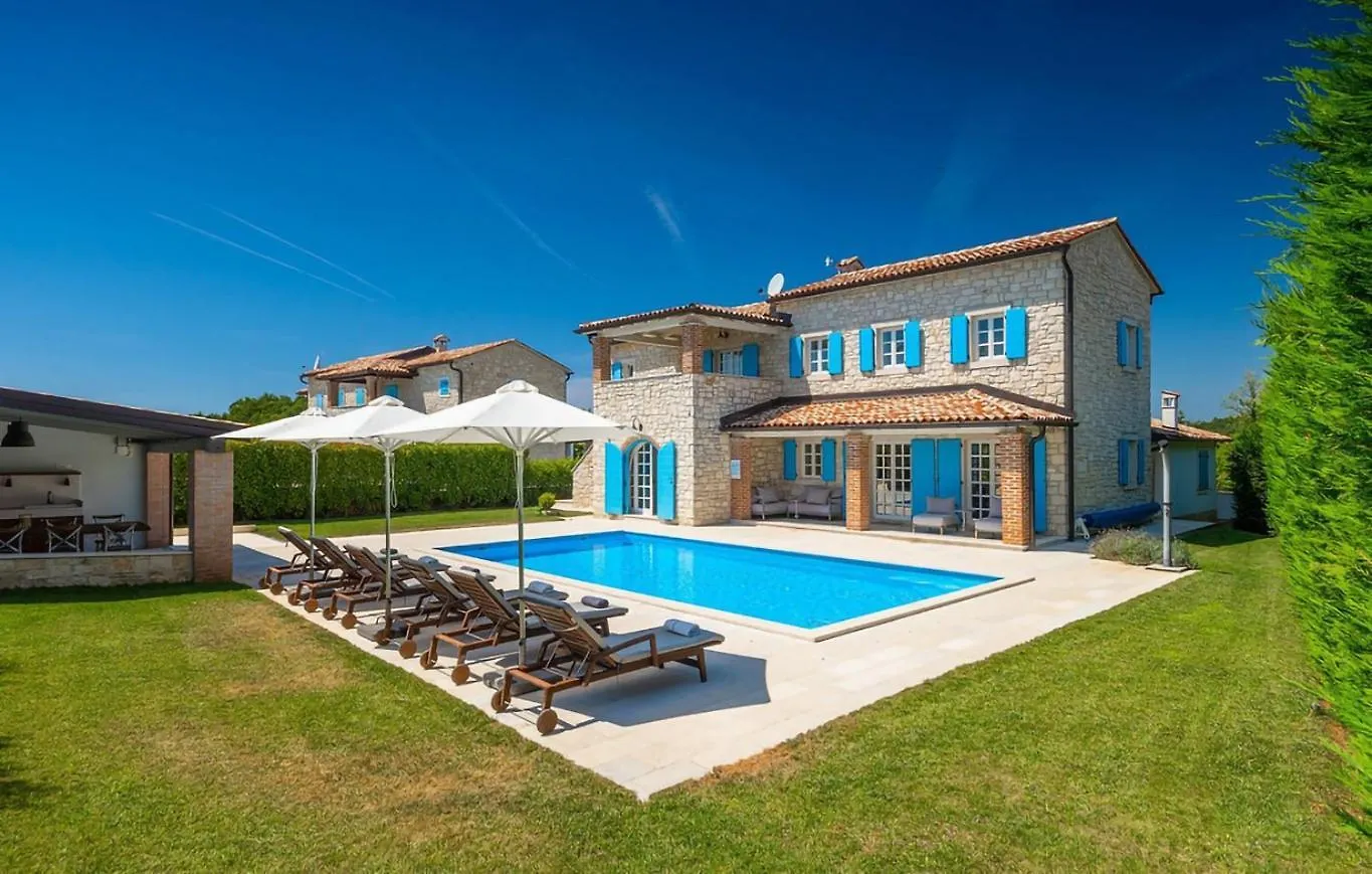 Rustic Villa Peran With Outdoor Pool In Tinjan Radetici