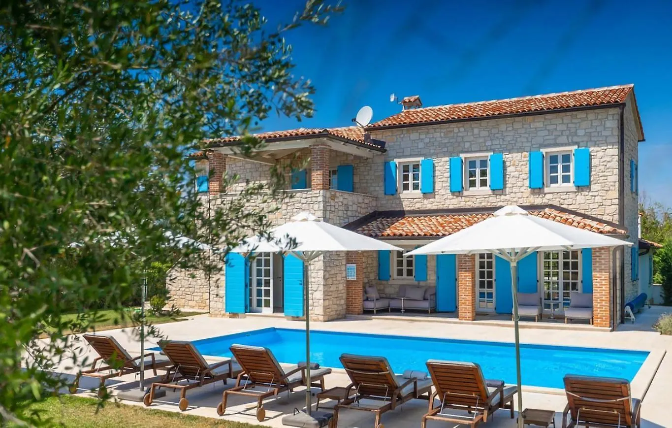 Rustic Villa Peran With Outdoor Pool In Tinjan Radetici